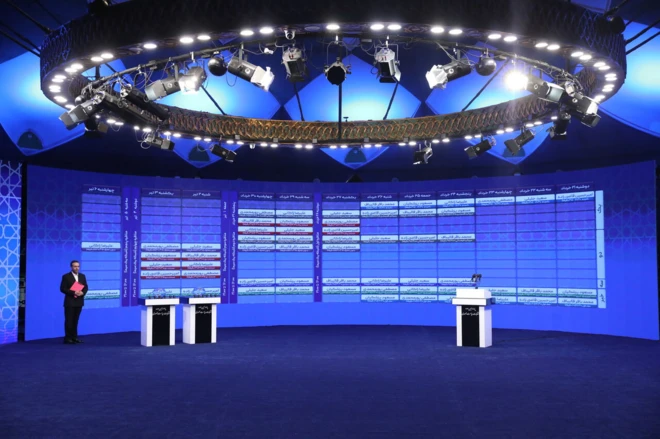 استودیوی مناظره