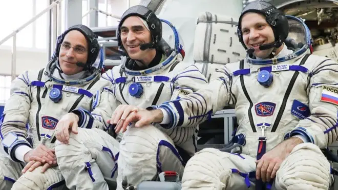 Nasa astronotu Christopher Cassidy ve kozmonotlar Anatoly Ivanishin ve Ivan Vagner