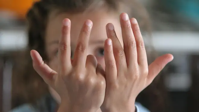 کودکی در حال شمارش