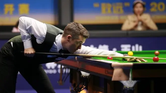 پروفیشنل سنوکر کا سب سے پرانا اور معتبر ایونٹ ورلڈ پروفیشنل چیمپیئن شپ ہے جو انگلینڈ کے شہر شیفیلڈ کے کروسیبل تھیٹر میں منعقد ہوتا ہے