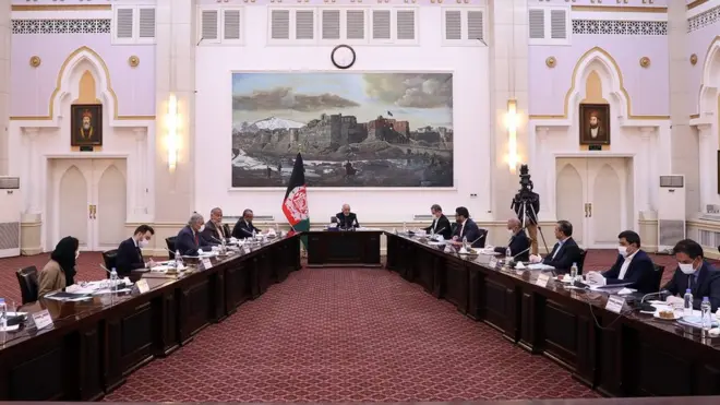 انځور د کابینې د پخوانۍ( د مارچ ۲۱) غونډې دی.