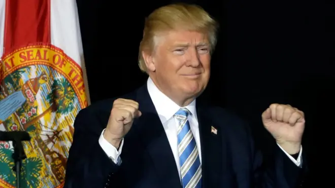 Donald Trump mengungguli Hillary Clinton dalam pilpres Amerika Serikat.