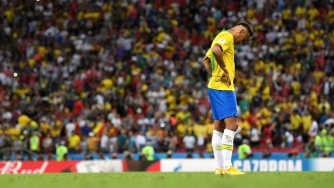 Neymar trató de guiar a Brasil, pero Bélgica se defendió bien en la segunda parte.