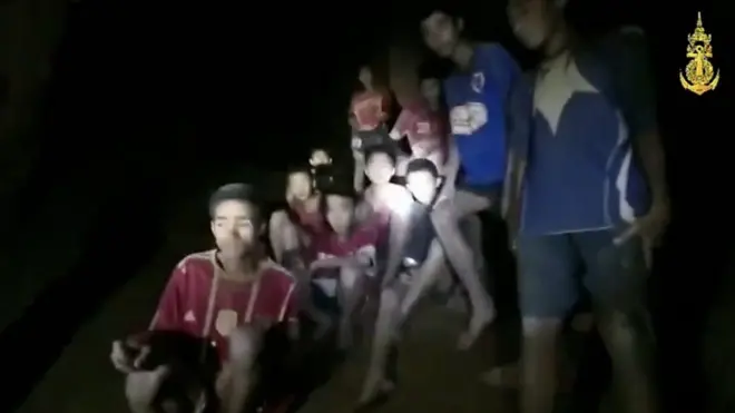 Мальчики в пещере