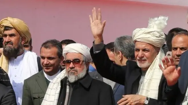 دغو مراسمو کې له ولسمشر غني او پلاوي سره یې په کابل کې د هند سفیر هم ملګری دی.