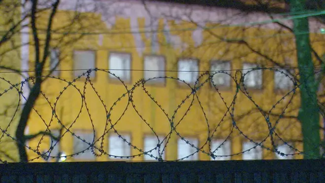 12 часов в автозаке и переполненные камеры. Что происходит в Сахарове