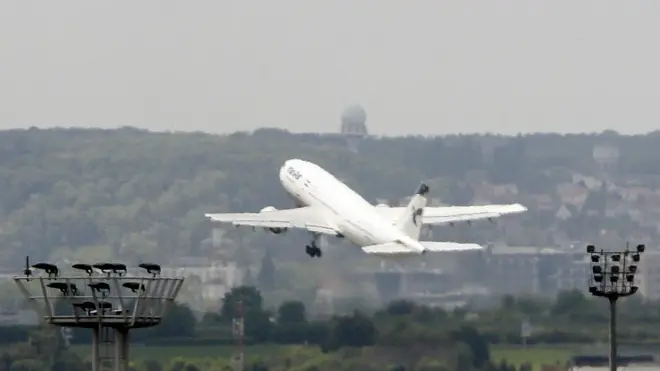 هفته گذشته، وزارت خزانه‌داری آمریکا مجوز فروش ۱۰۶ هواپیمای مسافربری به ایران را برای شرکت ایرباس فرانسه صادر کرد.