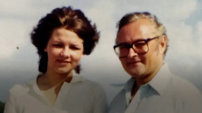 فوجئت أن أبي كان جاسوسا"