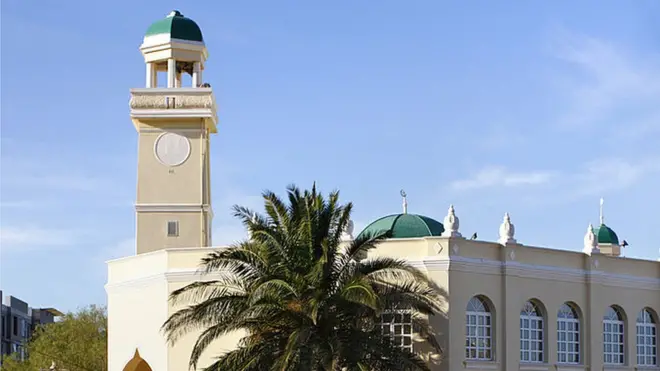 100 سال پرانی ذینت الاسلام مسجد