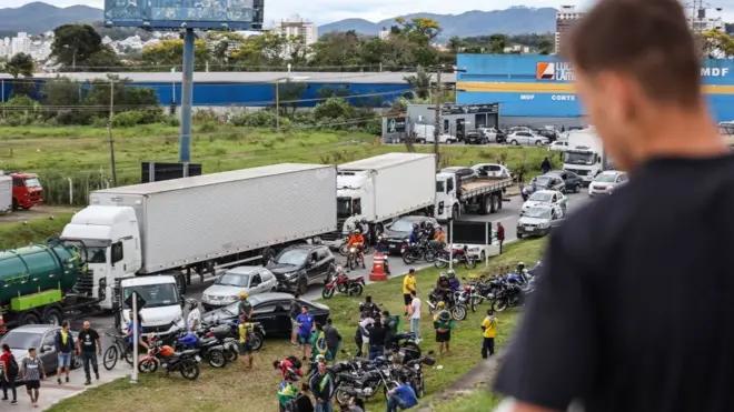 Apoiadores do presidente Jair Bolsonaro, principalmente caminhoneiros, bloqueiam a rodovia BR-101como ganhar dinheiro no aviator esporte da sortePalhoça, na região metropolitanacomo ganhar dinheiro no aviator esporte da sorteFlorianópolis, Santa Catarina, Brasil,como ganhar dinheiro no aviator esporte da sorte31como ganhar dinheiro no aviator esporte da sorteoutubrocomo ganhar dinheiro no aviator esporte da sorte202