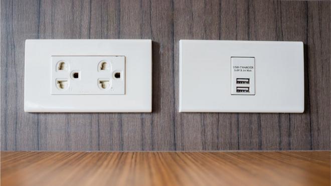 電源插座和USB充電接口