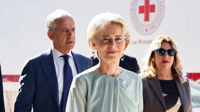 أورسولا فان دير لاين، رئيسة المفوضية الأوروبية زارت جزيرة لامبيدوزا الإيطالية 