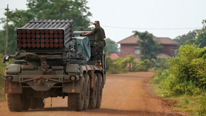 نیروهای کامبوجی در منطقه مورد مناقشه با تایلند