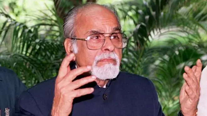 ఐకే గుజ్రాల్, భారత ప్రధానమంత్రి, పాకిస్తాన్