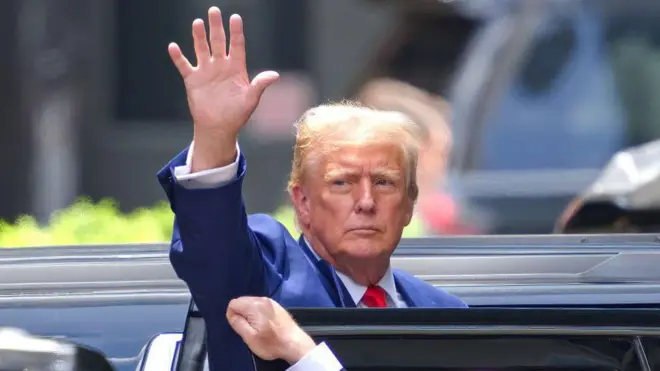 डोनाल्ड ट्रम्प