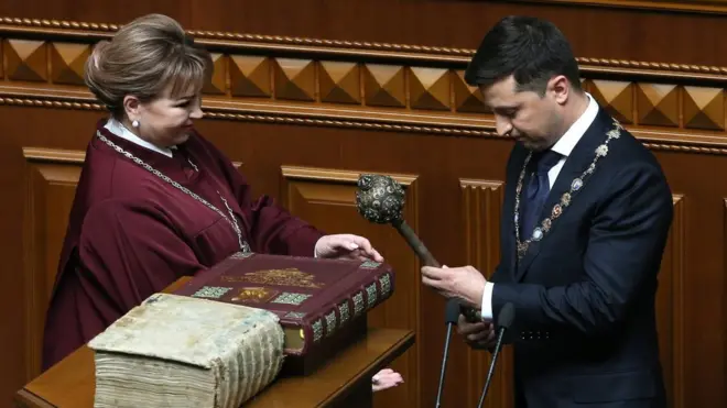 Зеленський тепер має булаву