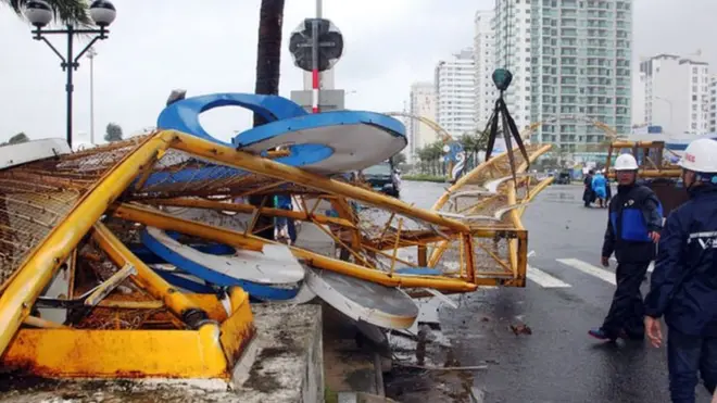 Cảnh tượng gãy đổ ngổn ngang tại Đà Nẵng