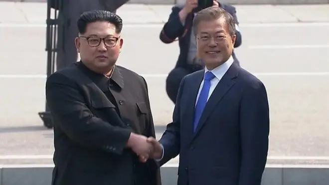 عبور تاريخي .. هذا ما حدث بين كيم ومون