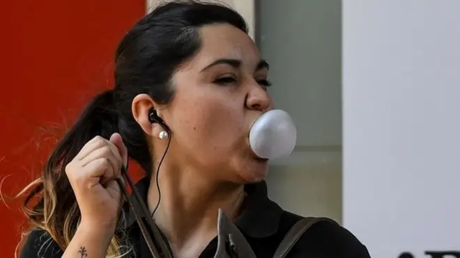 چلنا اور چیونگم چبانا دو ورزش کا مرکب ہے