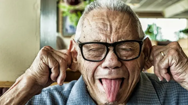 Літній чоловік вік особистість