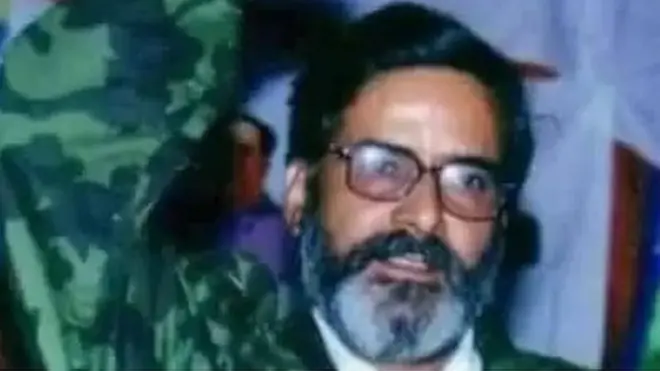 सैन्य पोशाक में प्रचंड