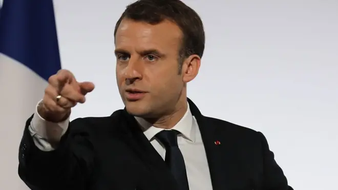 كيف الرئيس الفرنسي، إيمانويل ماكرون، نظيره في بوركينافاسو، مارك كريستيان كابوري؟