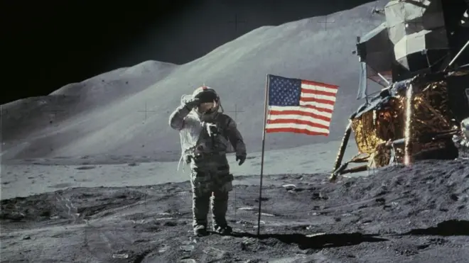 Un astronaute lors de l'alunissage