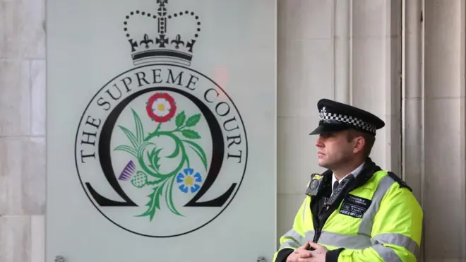 دا قانون پنځه کاله مخکې رامنځ ته شوی و او ویل شوي ول چې د مېرمنې یا مېړه د رابللو لپاره باید رابلونکی په کال کې تر ۱۸۶۰۰ پونډو ډېره تنخوا ولري.