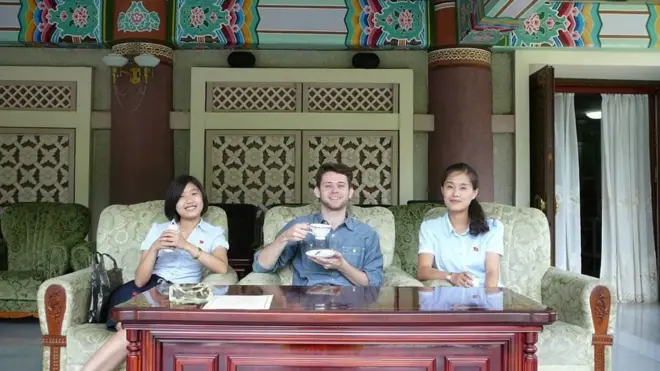 在国际友谊馆喝茶