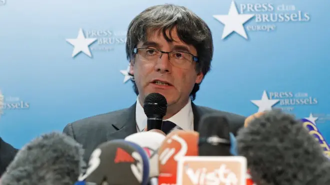 Desde Bruselas, Puigdemont dijo que estaba allí "para hacer evidente el problema catalán en el corazón institucional de Europa".