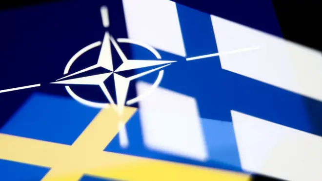 Флаги Финляндии, Швеции и НАТО