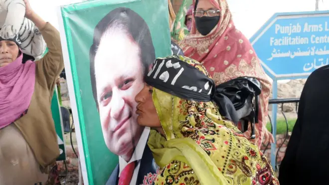 جب تک نواز شریف کے بیانیے کو عوام میں پذیرائی ملتی رہے گی کوئی قوت ان کو سیاست میں بے معنی نہیں کر سکتی