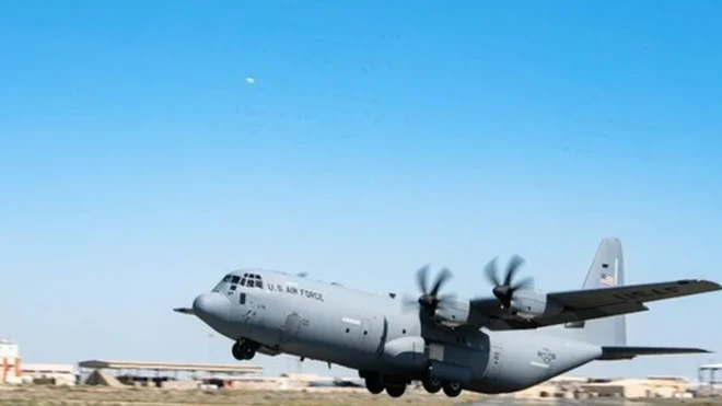 یک هواپیمای آمریکایی 