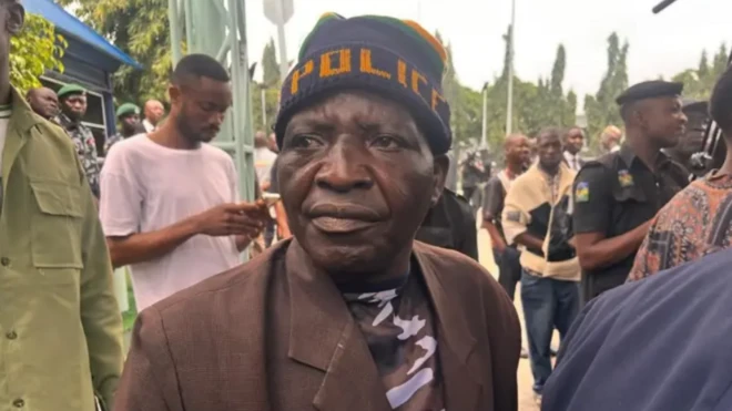 Aworan awọn ọlọpaa to n ṣe iwọde