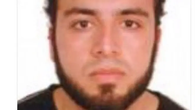 Фото подозреваемого появилось на сайте Департамента полиции Нью-Йорка и в его Twitter