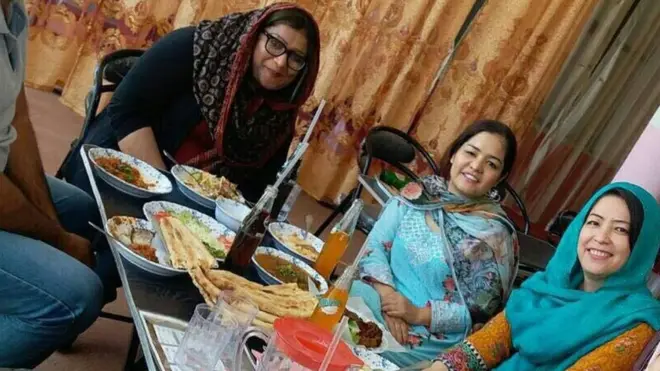 دې هوټل ته له کورنیو سره خلک ځي.