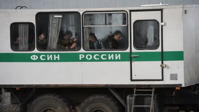 Представитель ФСИН опровергает сообщения о пытках активиста