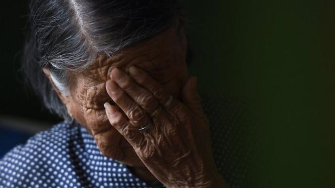 8月15日，山西省清徐县，九十岁高龄的"慰安妇"幸存者郝月连在家中控诉日军性侵罪行，她是该省仅存的6名"慰安妇"幸存者之一。