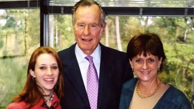 Roslyn Corrigan talk say: "e drop im hand down to my buttocks and squeeze am