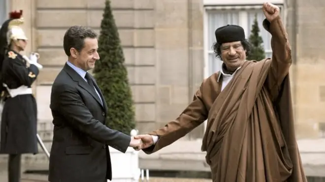 Kadhafi reçu par Sarkozy à l'Elysée