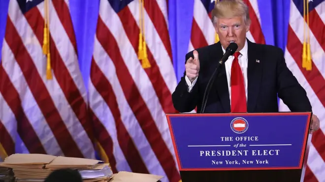 صورة لترامب خلال مؤتمره الصحفي