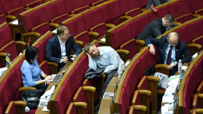 Верховна Рада у вівторок збереться на нову сесію