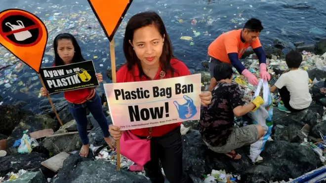 프랑스 비영리기업 CITEO의 로만 오사드닉은 "때론 플라스틱이 최선의 선택이 될 수 있다"고 말한다