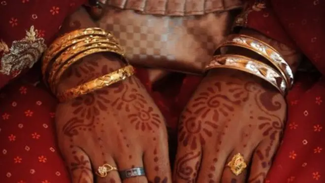 سوات قومی امن جرگے کے سربراہ اور مینگورہ پولیس سٹیشن میں ڈسٹرکٹ ریزولوشن کونسل کے ممبر حاجی انعام الرحمان کے مطابق چند برسوں کے دوران ان کے پاس 12 سے زیادہ ایسے معاملات آ چکے ہیں جن پیسے کے بدلے میں لڑکیوں کی شادی کی گئی