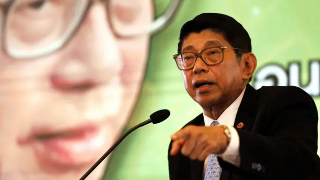 นายวิษณุ เครืองาม รองนายกรัฐมนตรี ตอบคำถามสื่อมวลชนในกิจกรรม สื่ออยากรู้ รัฐบาลอยากเล่า