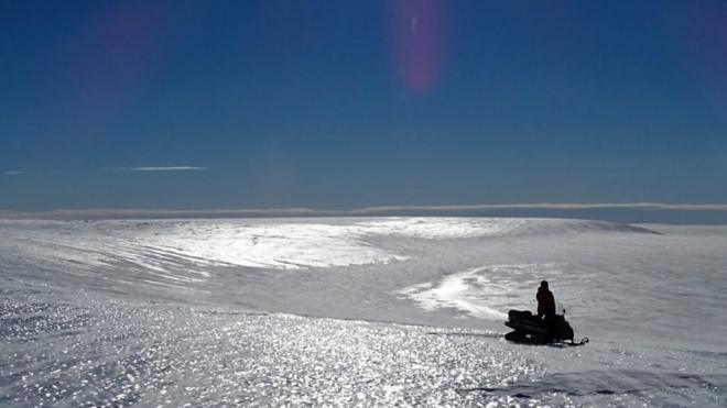 Ученые ищут метеориты в Антарктике