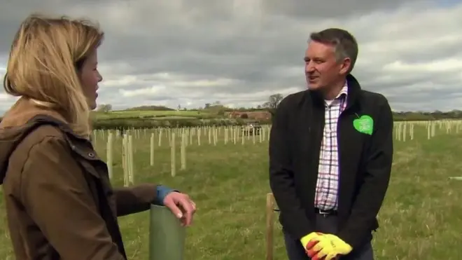 الرجل الذي تبرع بثروته للغابة