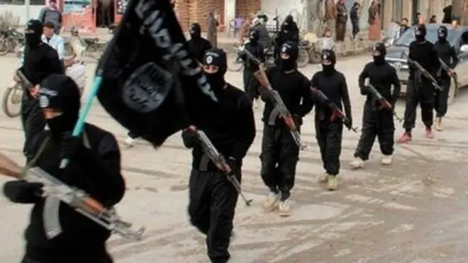 قال رئيس الأركان البريطاني إن التنظيم يفقد الكثير من الأراضي والمقاتلين