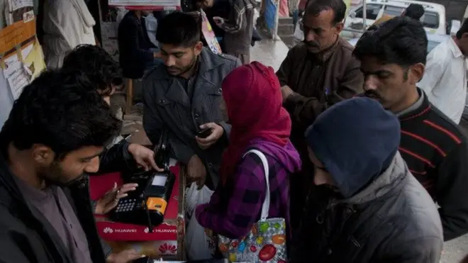 پاکستان میں آخری مردم شماری سنہ 1997 میں ہوئی تھی۔ اس طرح اب یہ عمل 20 سال بعد دوبارہ ہوگا