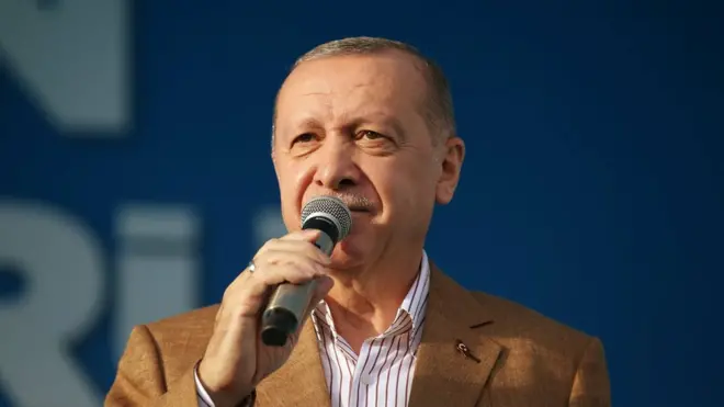 Menlu Prancis mempertanyakan tidak adanya pernyataan dari pemerintah Erdogan soal pemenggalan guru di Prancis.